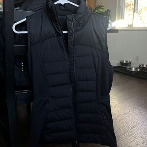Lululemon brand new vest size 2